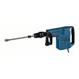 Der Bosch GSH 11 E Professional SDS-max Schlaghammer von Bosch verfügt über einen langen Flachmeißel, einen schwarzen Griff, ein sichtbares Netzkabel und ist ideal für Abbrucharbeiten an Beton.