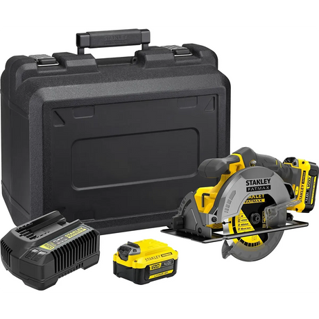Die Stanley FATMAX V20 18V Kreissäge SFMCS500M2K von Stanley ist auf weißem Hintergrund mit schwarzem Tragekoffer, Batterieladegerät und Akku abgebildet - das ideale Elektrowerkzeug für alle Ihre Schneidanforderungen.