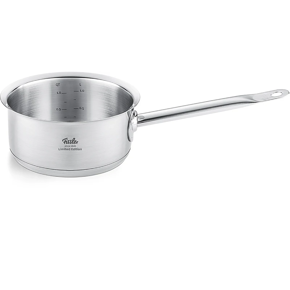 Fissler Original-Profi Collection Retro Topf-Set 5-teilig aus Edelstahl mit langem Griff und Innenbeschriftung, mit dem Fissler-Logo, Made in Germany, auf weißem Grund.